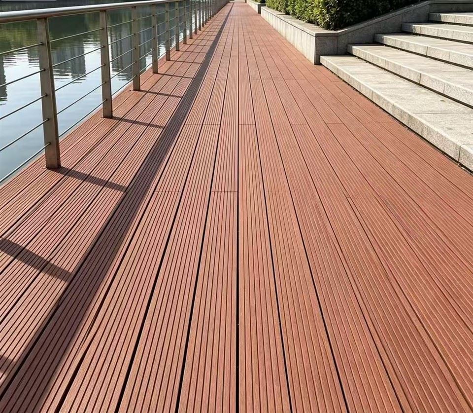 Heavy Duty Modern WPC Composite Decking Waterproof Smooth Interlocking Commercial Public Outdoor Flooring
