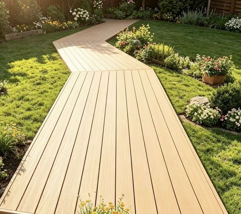 Modern Smooth Heavy-Duty Coex WPC Decking Board Low Maintenance Anti-Scratch Waterproof Outdoor Flooring Commercial Cafe Patio